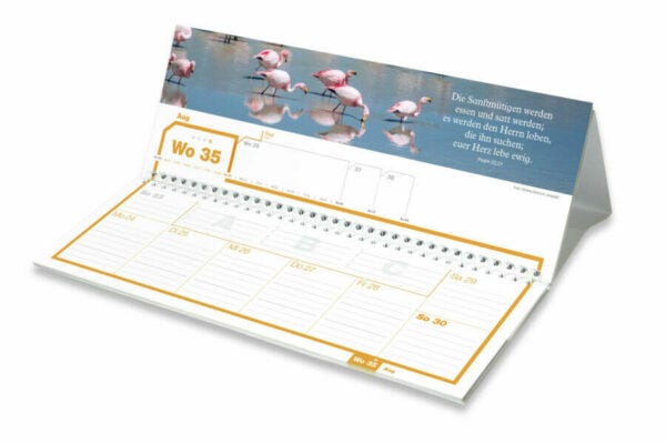 TK26_aufgestellt_Wo35 Panorama Tischkalender 2026